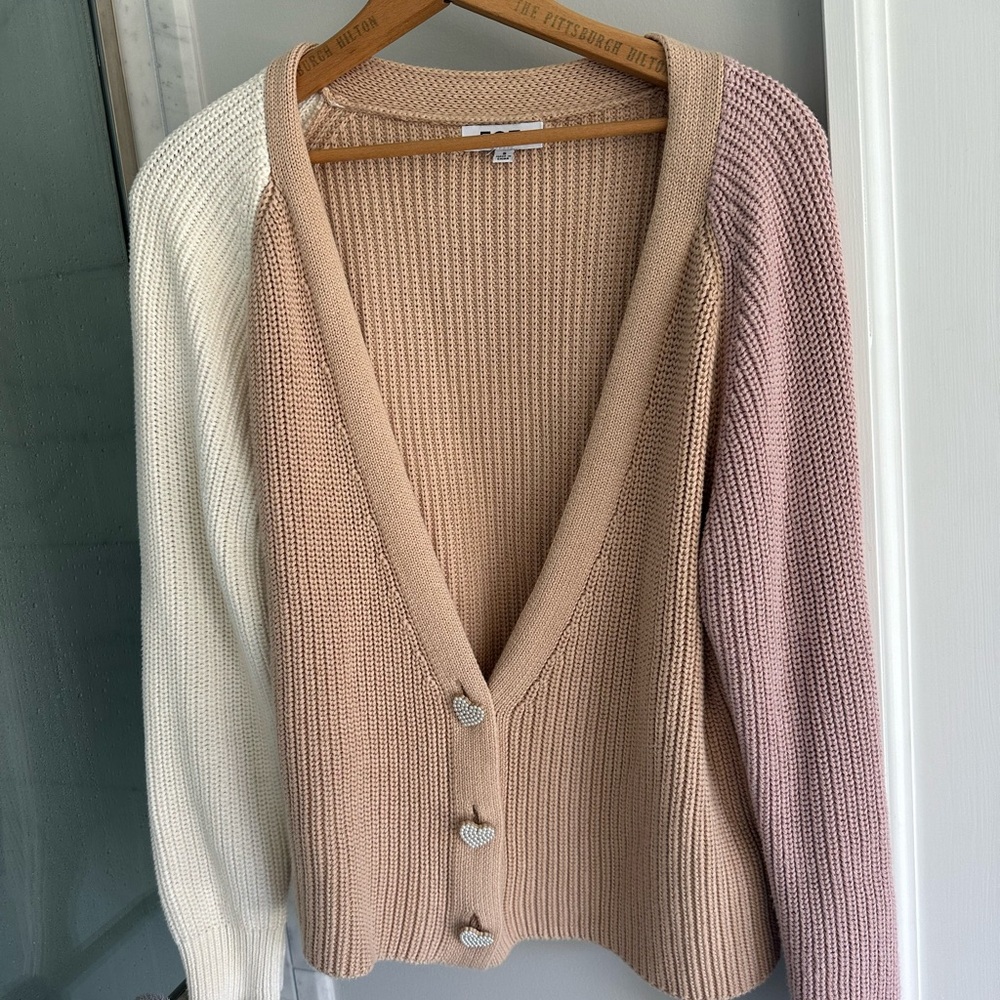525 America Heart Button sweater - Picture 3 of 4